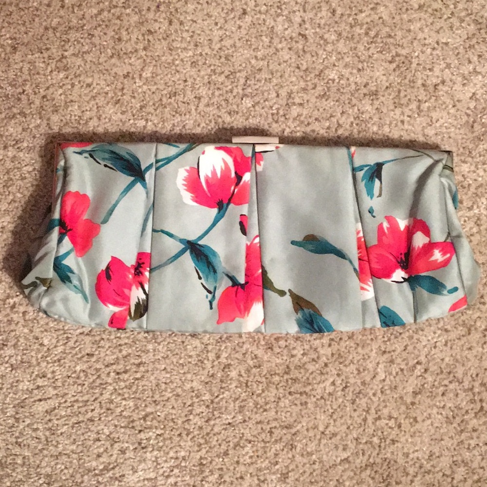 Beautiful green & pink floral clutch!